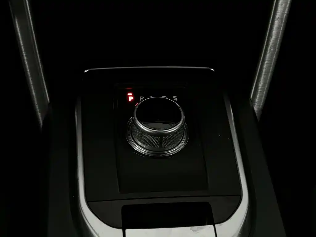 Land Rover Discovery Sport — миниатюра 13