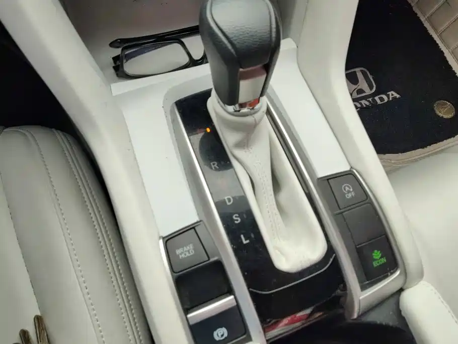 Honda Civic — миниатюра 16