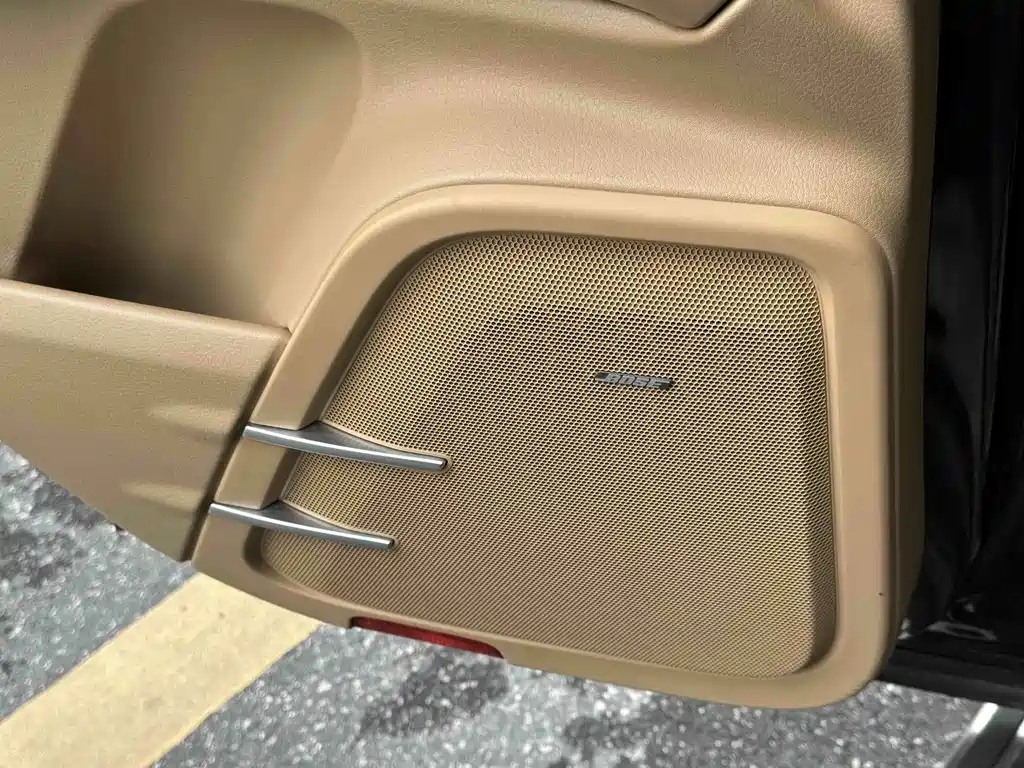 Porsche Cayenne — миниатюра 13