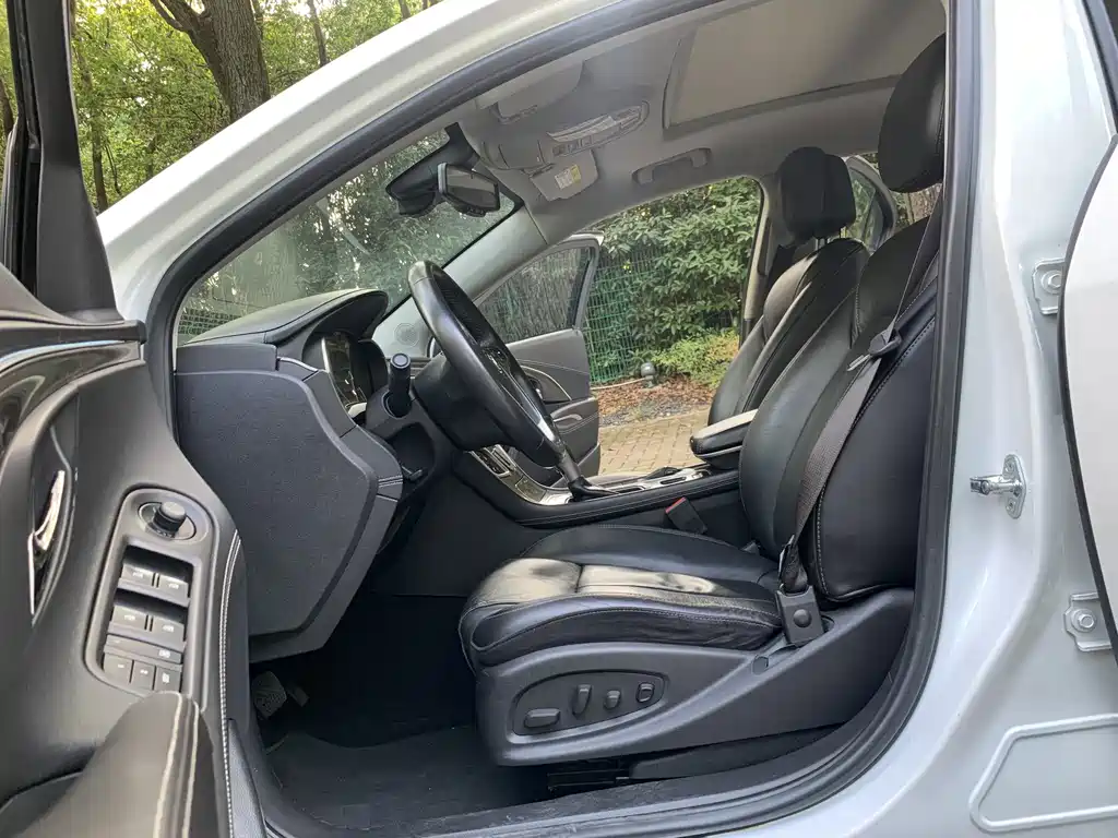 Buick LaCrosse — миниатюра 13