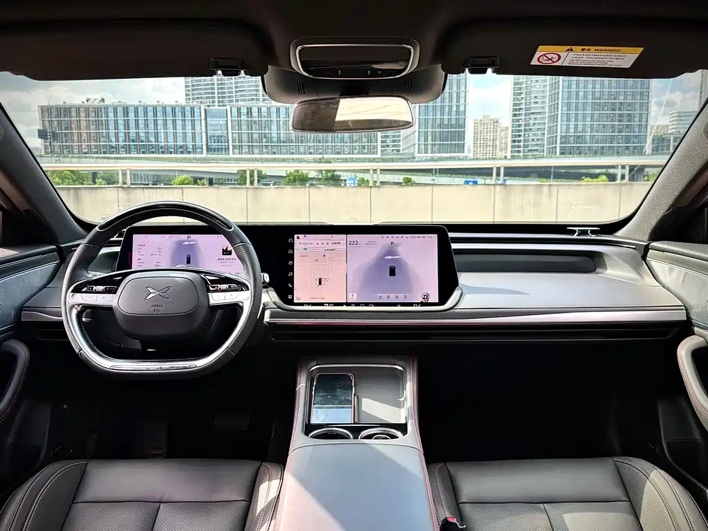 XPeng P7 — миниатюра 11