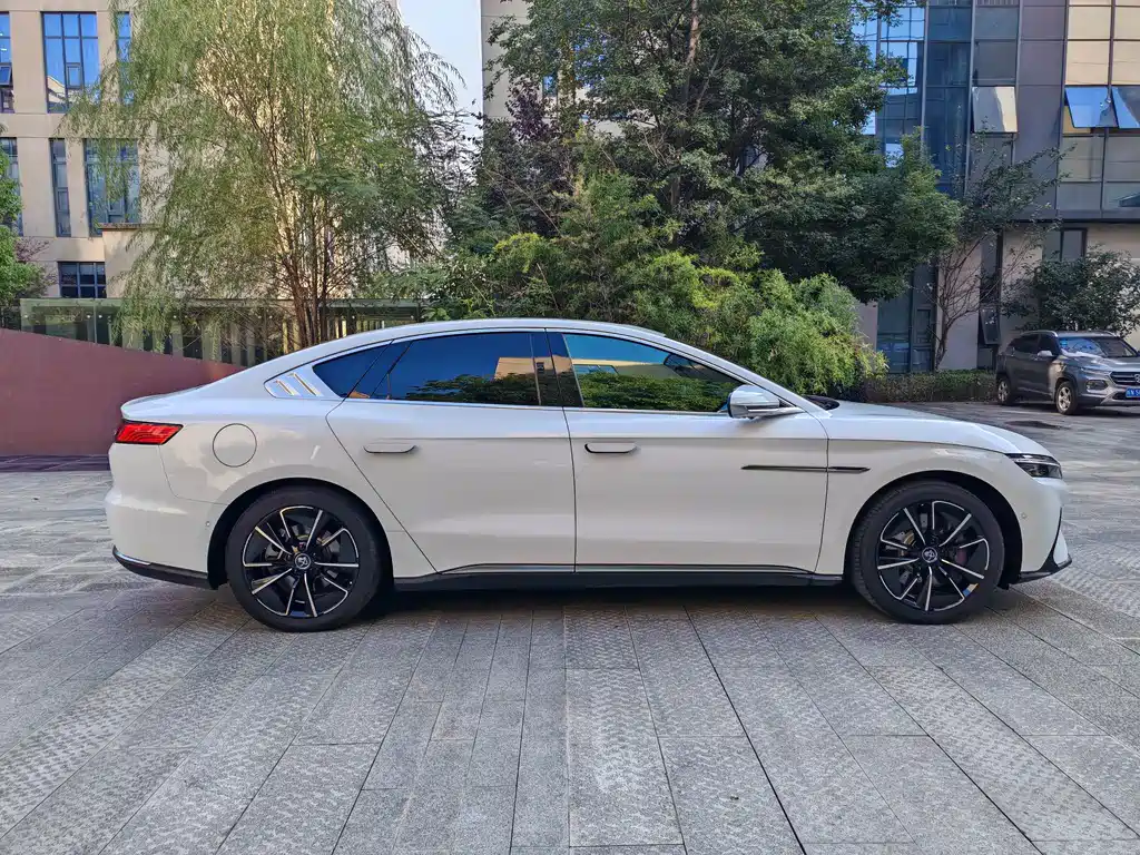 BYD Han — миниатюра 5