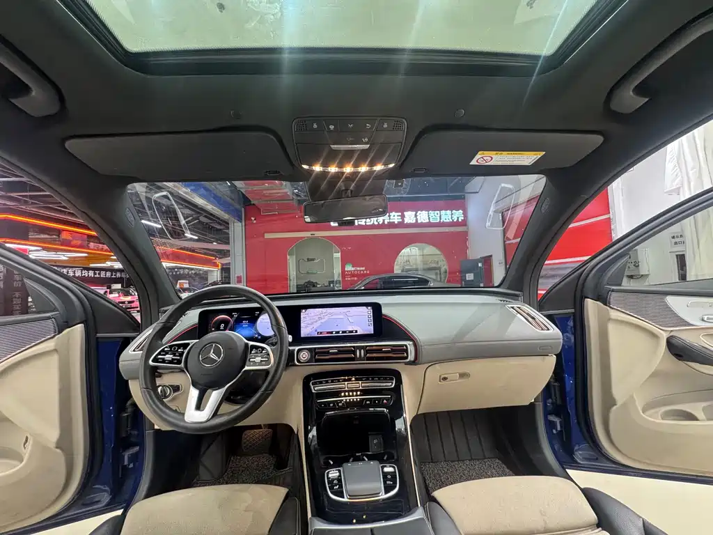 Mercedes-Benz EQC — миниатюра 12