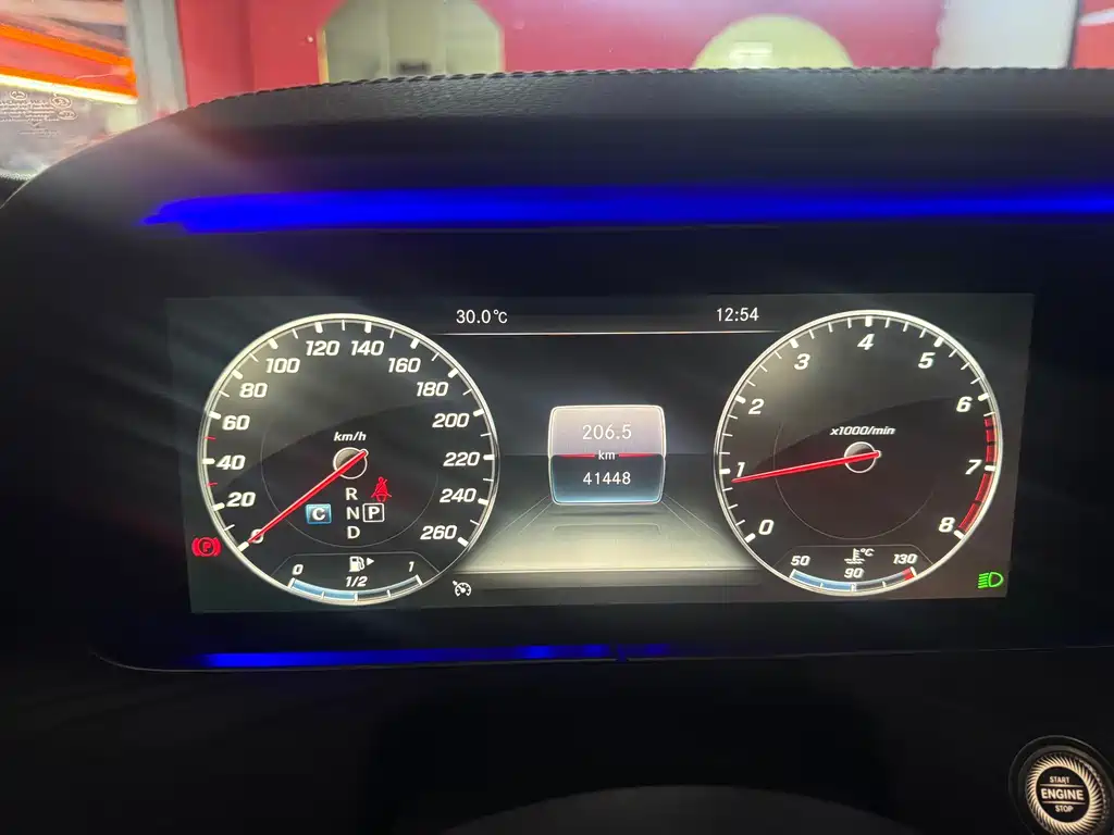 Mercedes-Benz E-Class — миниатюра 16