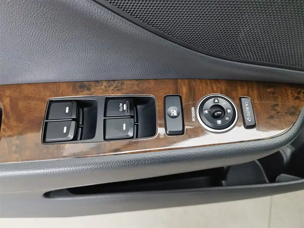 Hyundai Mistra 2014 1.8L AT Luxury DLX