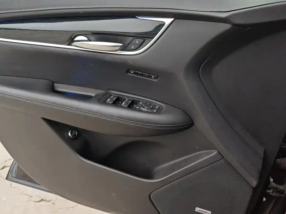 Cadillac XT5 — миниатюра 7