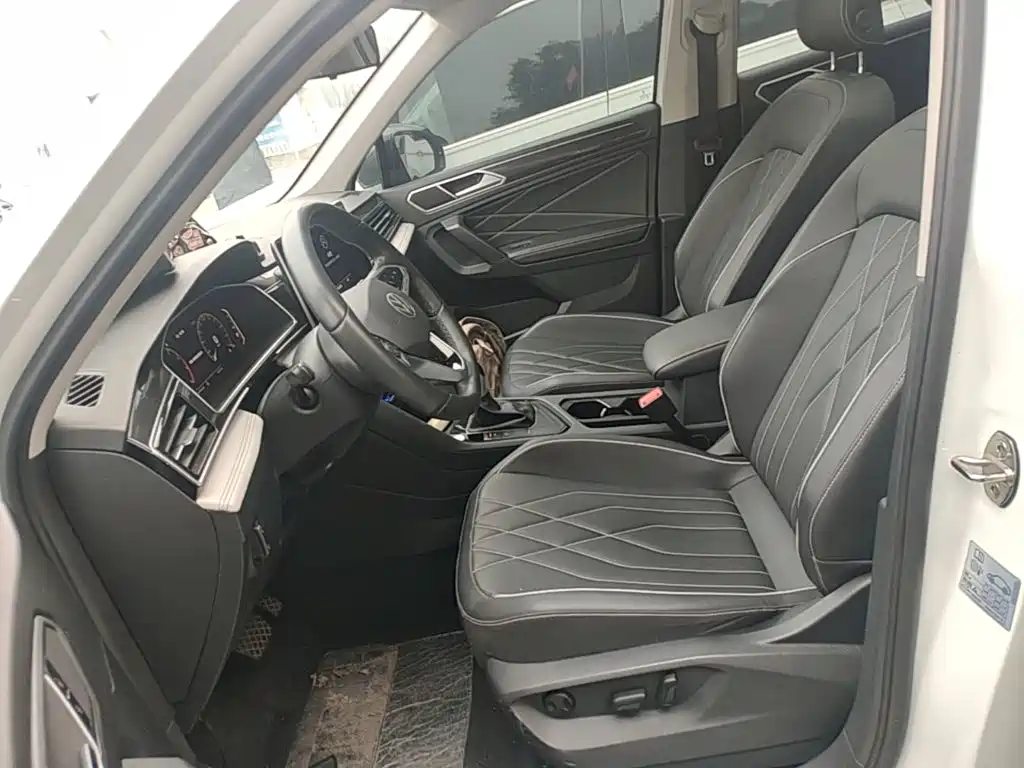 Volkswagen Tiguan L — миниатюра 15