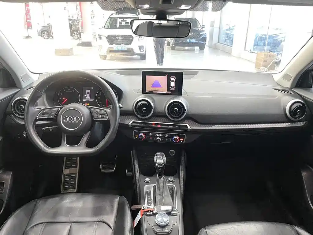 Audi Q2L 2022 35 TFSI Fashion