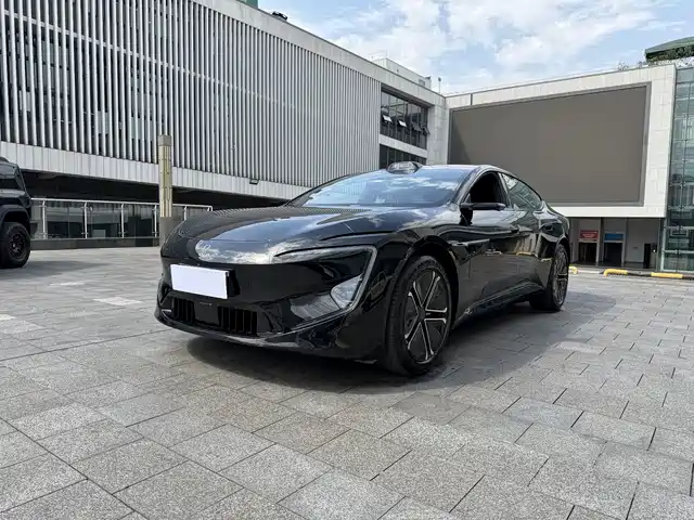 2026 Avatr 12