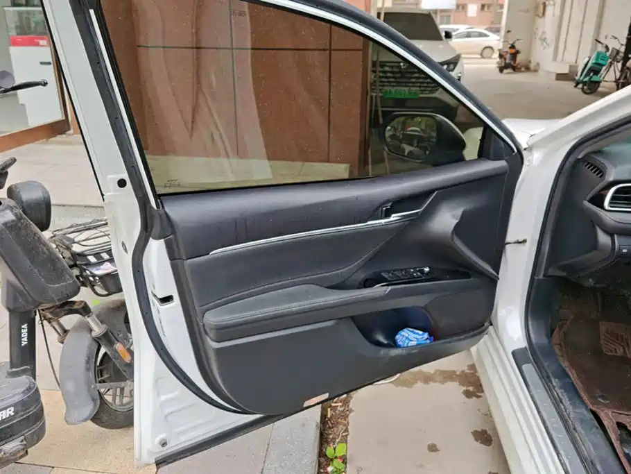 Toyota Camry — миниатюра 7
