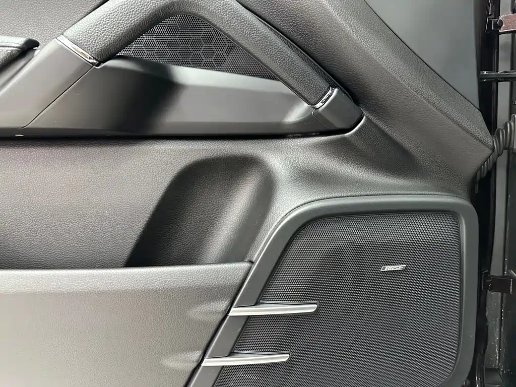 Porsche Cayenne — миниатюра 16