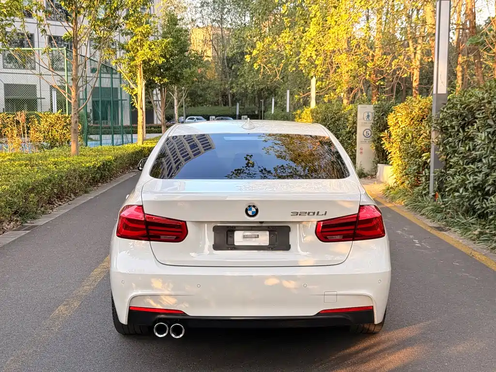 BMW 3 Series — миниатюра 4