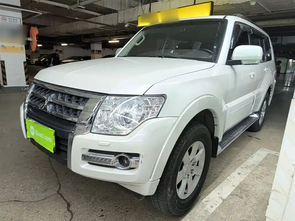 Купить Mitsubishi Pajero (Import)