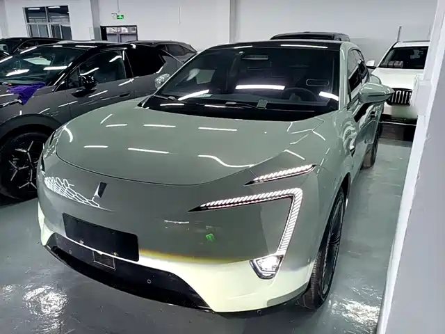 2023 Avatr 11