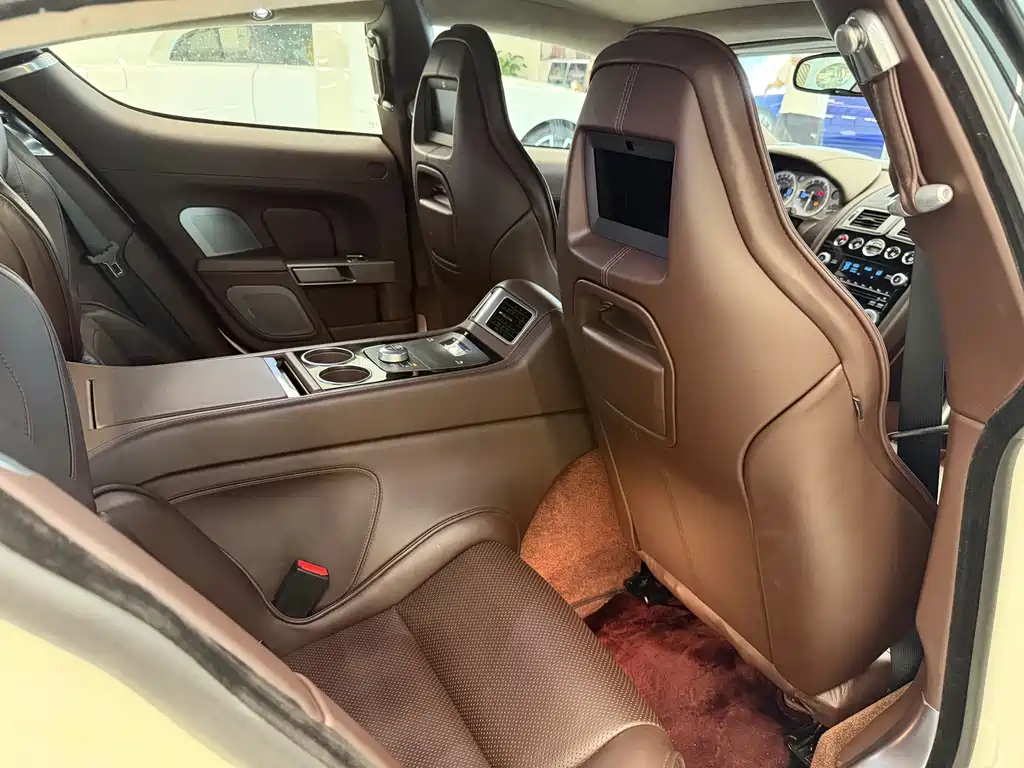 Aston Martin Rapide — миниатюра 14