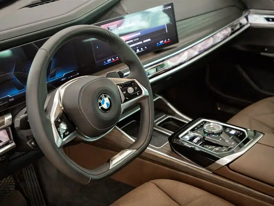 BMW 7 Series — миниатюра 14
