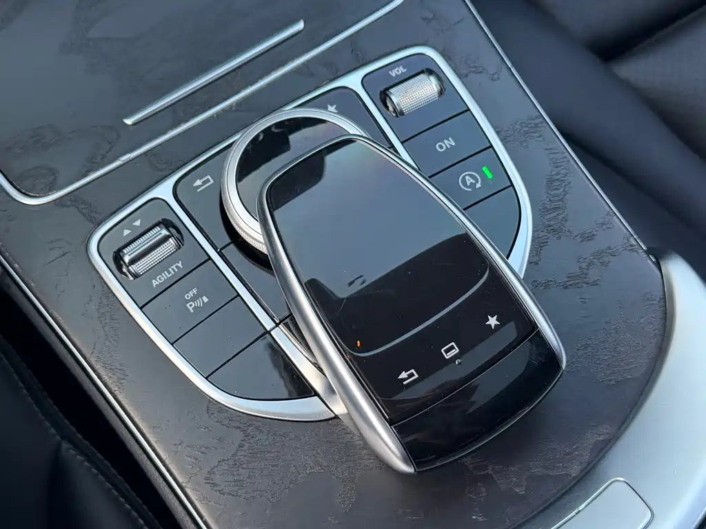 Mercedes-Benz C-Class — миниатюра 9