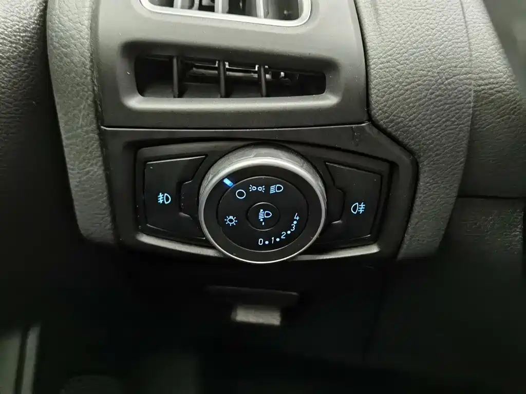 Ford Focus — миниатюра 21