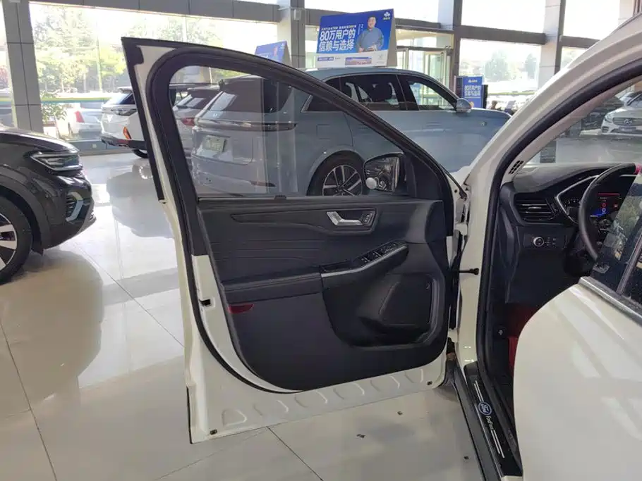 Ford Escape — миниатюра 7