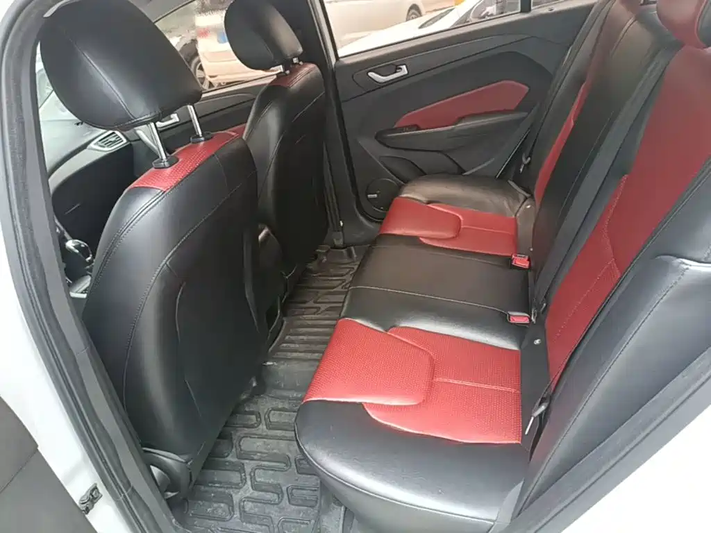 Chery Arrizo 5 — миниатюра 17