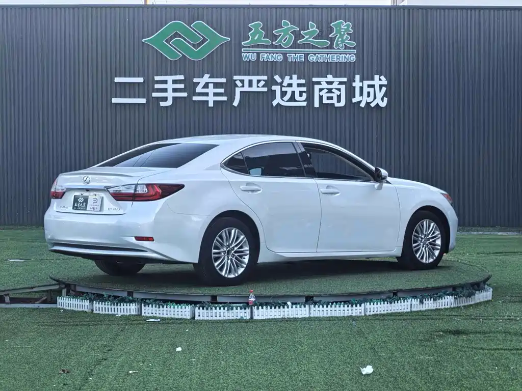 Lexus ES — миниатюра 19