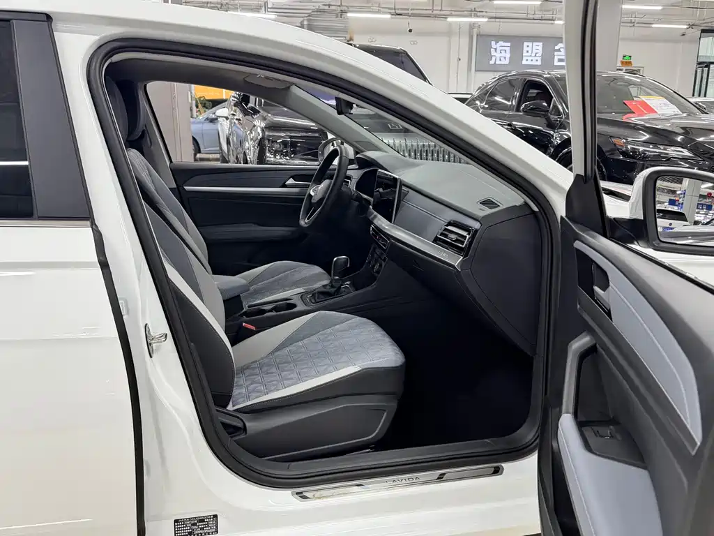 Volkswagen Lavida — миниатюра 12