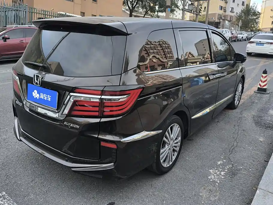 Honda Elysion — миниатюра 3