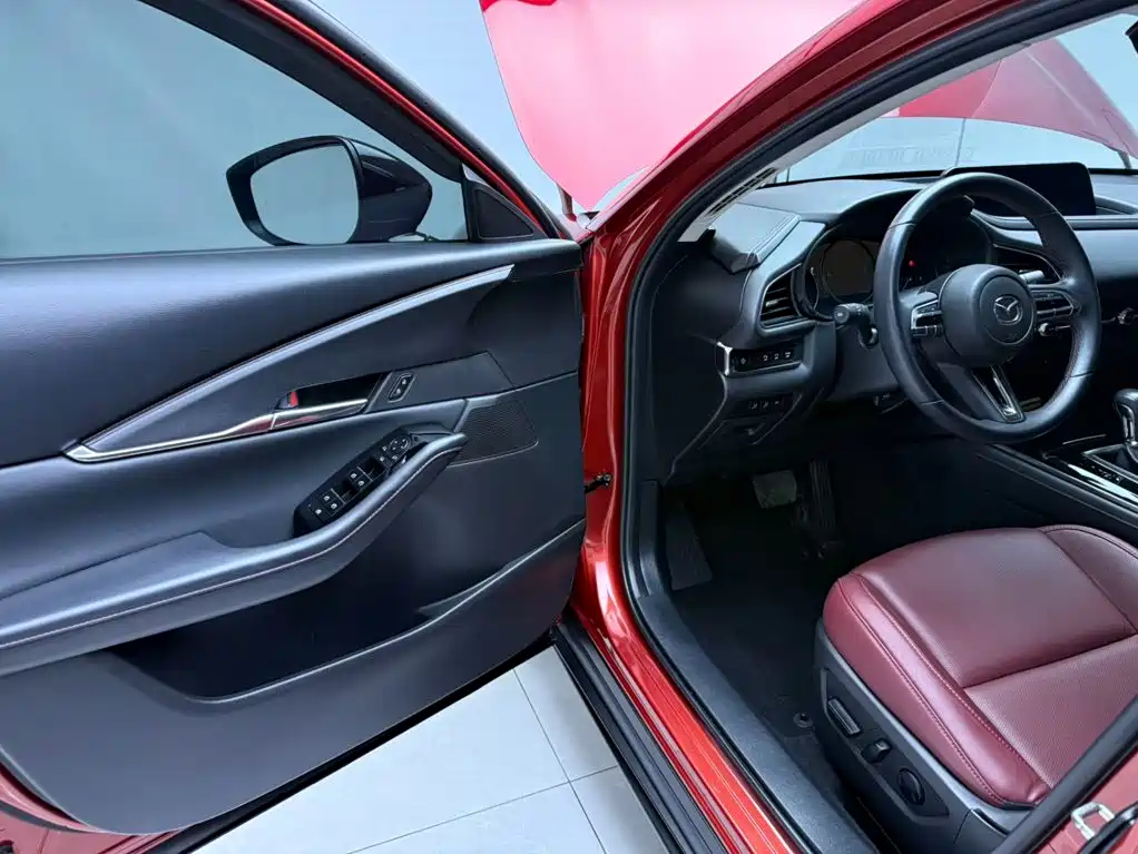 Mazda CX-30 — миниатюра 8
