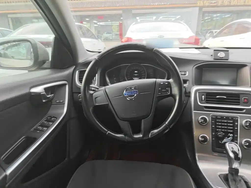 Volvo S60 — миниатюра 11