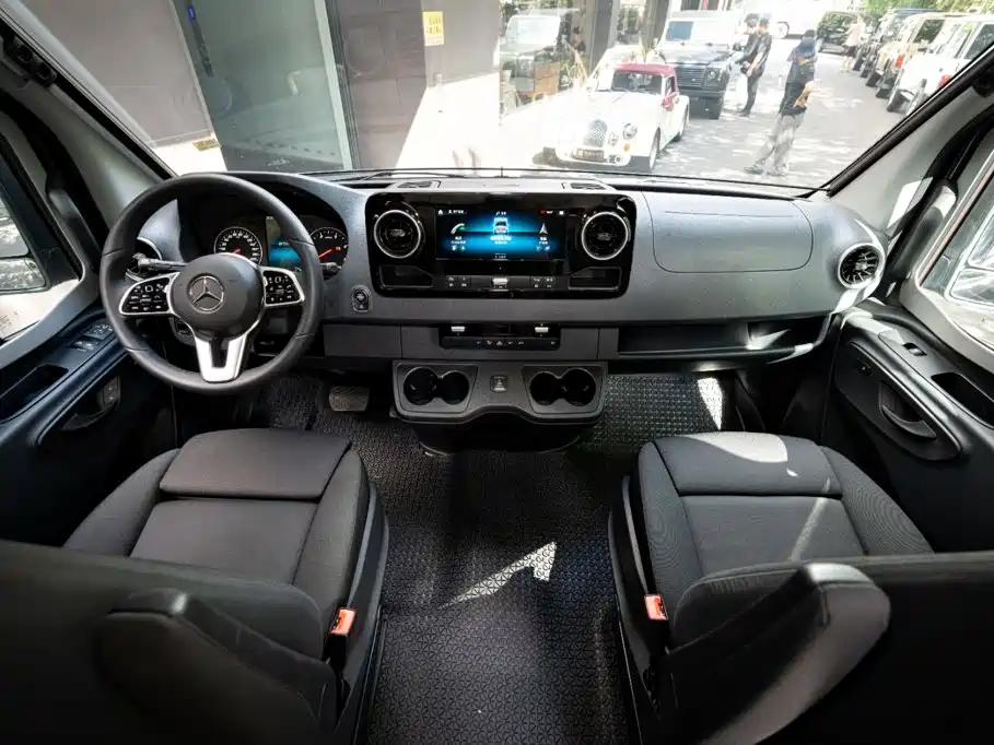Mercedes-Benz Sprinter — миниатюра 11