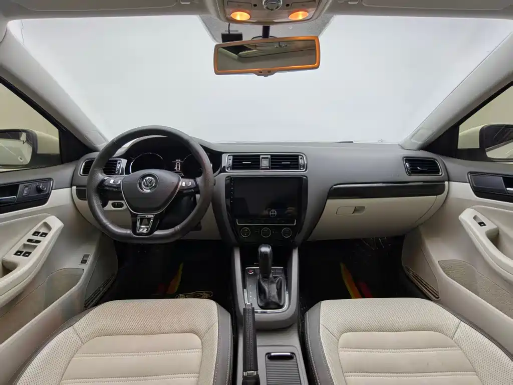 Volkswagen Sagitar — миниатюра 4