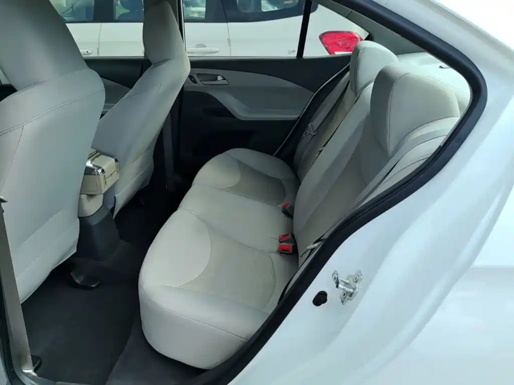 Chevrolet Sail — миниатюра 17