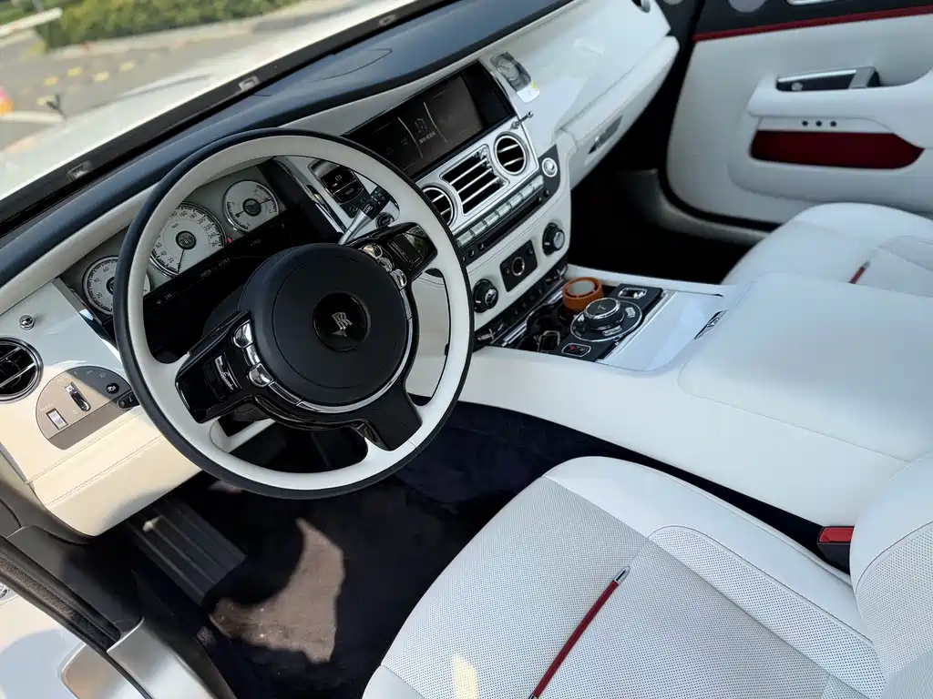 Rolls-Royce Dawn — миниатюра 11