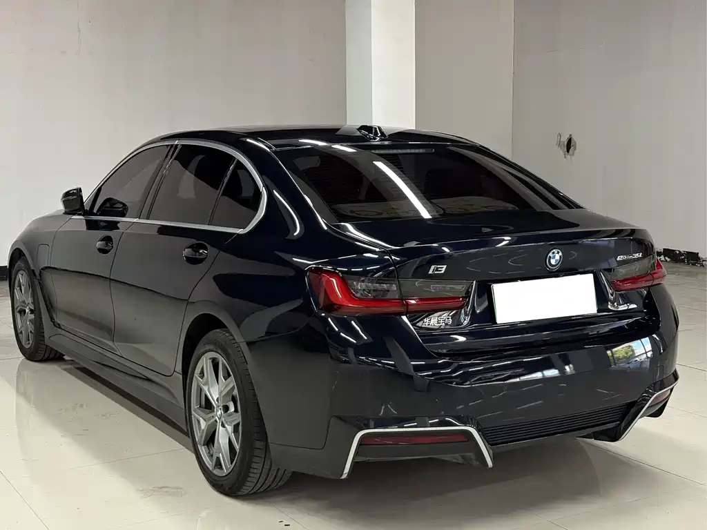 BMW i3 2025 eDrive 35 L