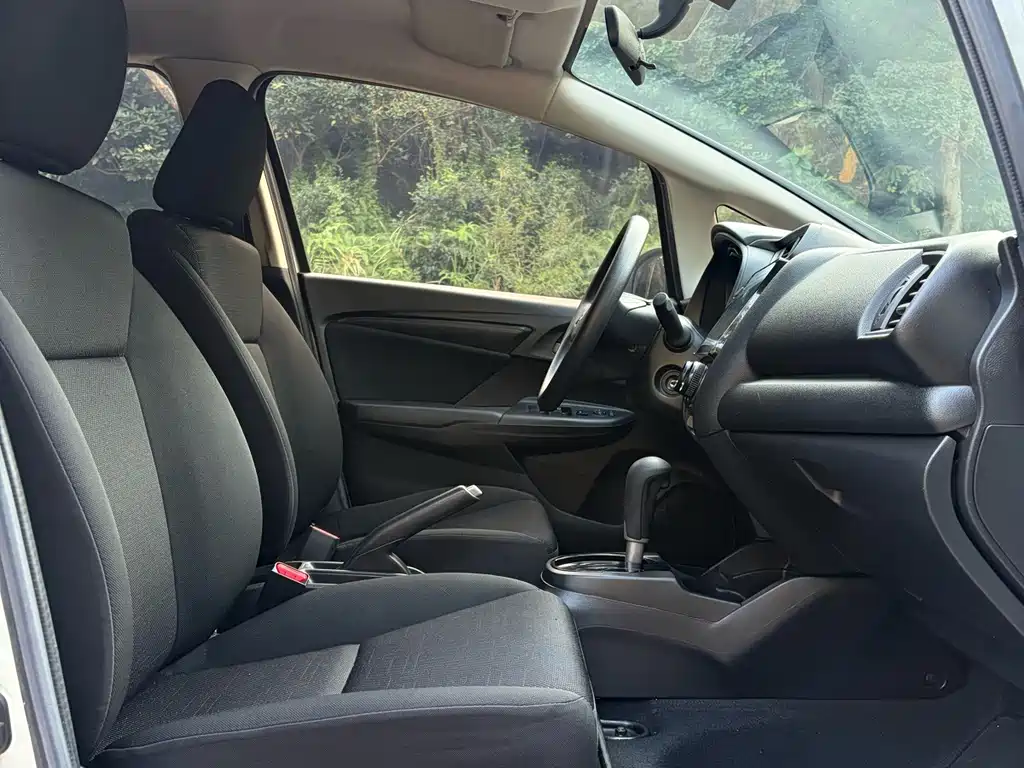 Honda Fit — миниатюра 12