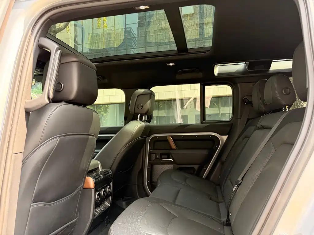 Land Rover Defender — миниатюра 5