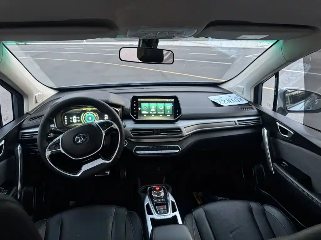 BAIC EX3 — миниатюра 5