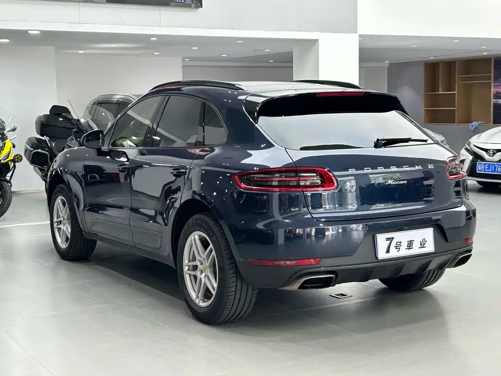 Porsche Macan — миниатюра 16