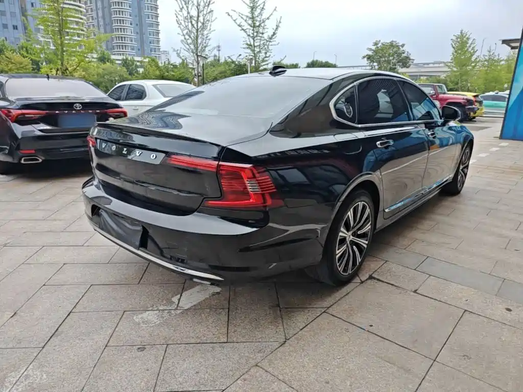 Volvo S90 — миниатюра 7