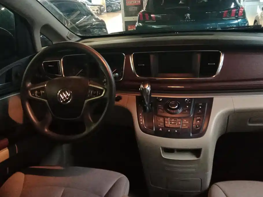 Buick GL8 — миниатюра 13