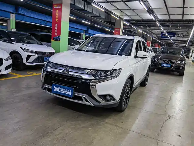 MITSUBISHI OUTLANDER 2019