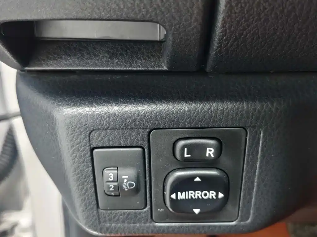 TOYOTA YARIS L ZHIXUAN