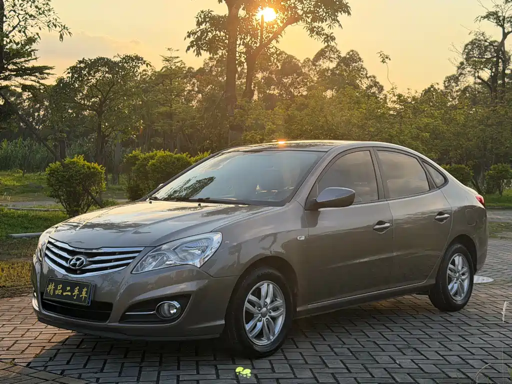 Купить Hyundai Elantra