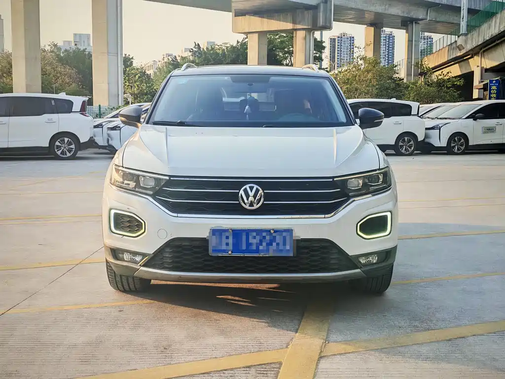 Volkswagen T-Roc - фото 2