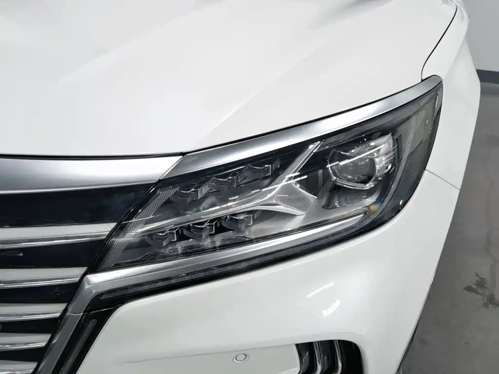 Roewe MARVEL X — миниатюра 7