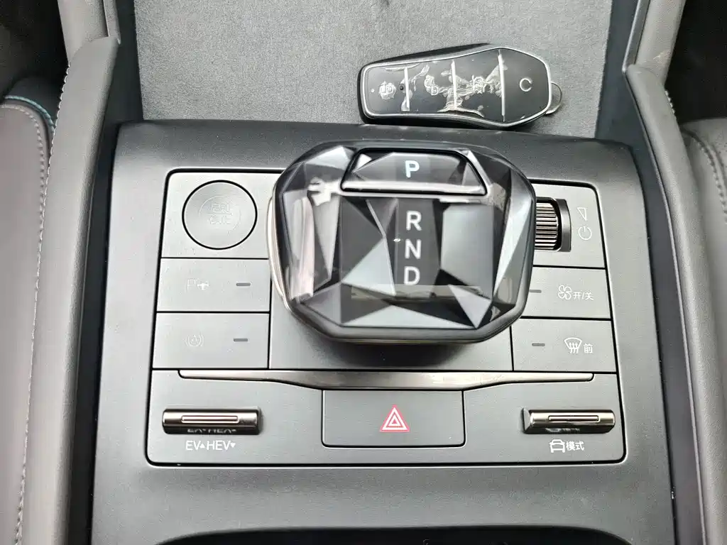 BYD Qin L — миниатюра 14