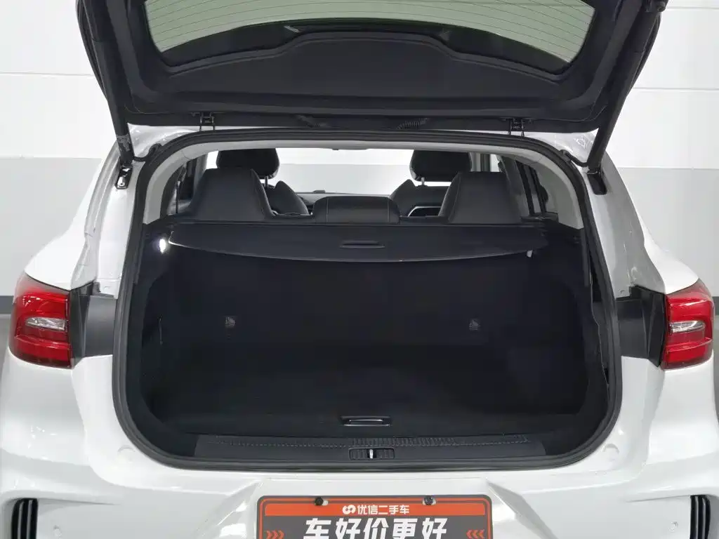 Roewe MARVEL X — миниатюра 16