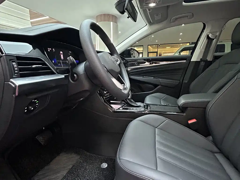 Volkswagen 帕萨特插电混动 — миниатюра 24