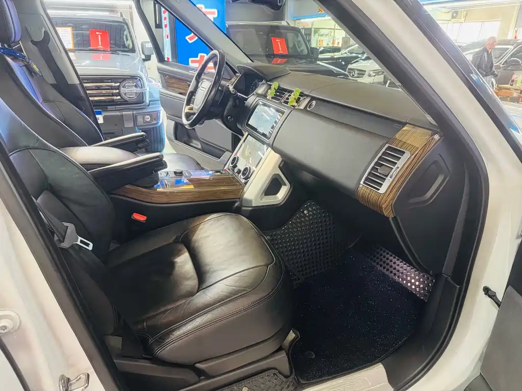 Land Rover Range Rover — миниатюра 6