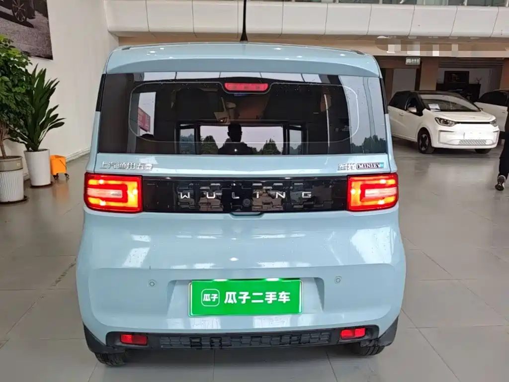 Wuling MINIEV — миниатюра 6